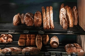 bread on rack